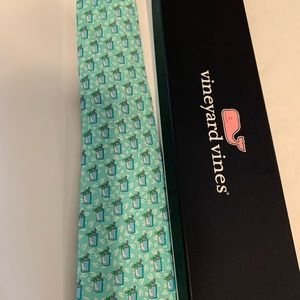Vineyard Vines Kentucky Derby mint julep tie. NWOT.